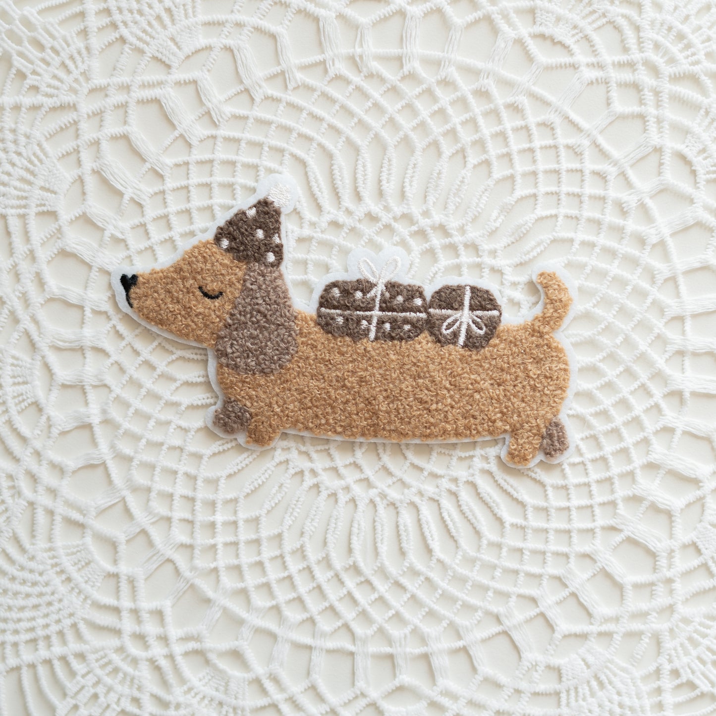 Chenille Patch: Geschenkedackel
