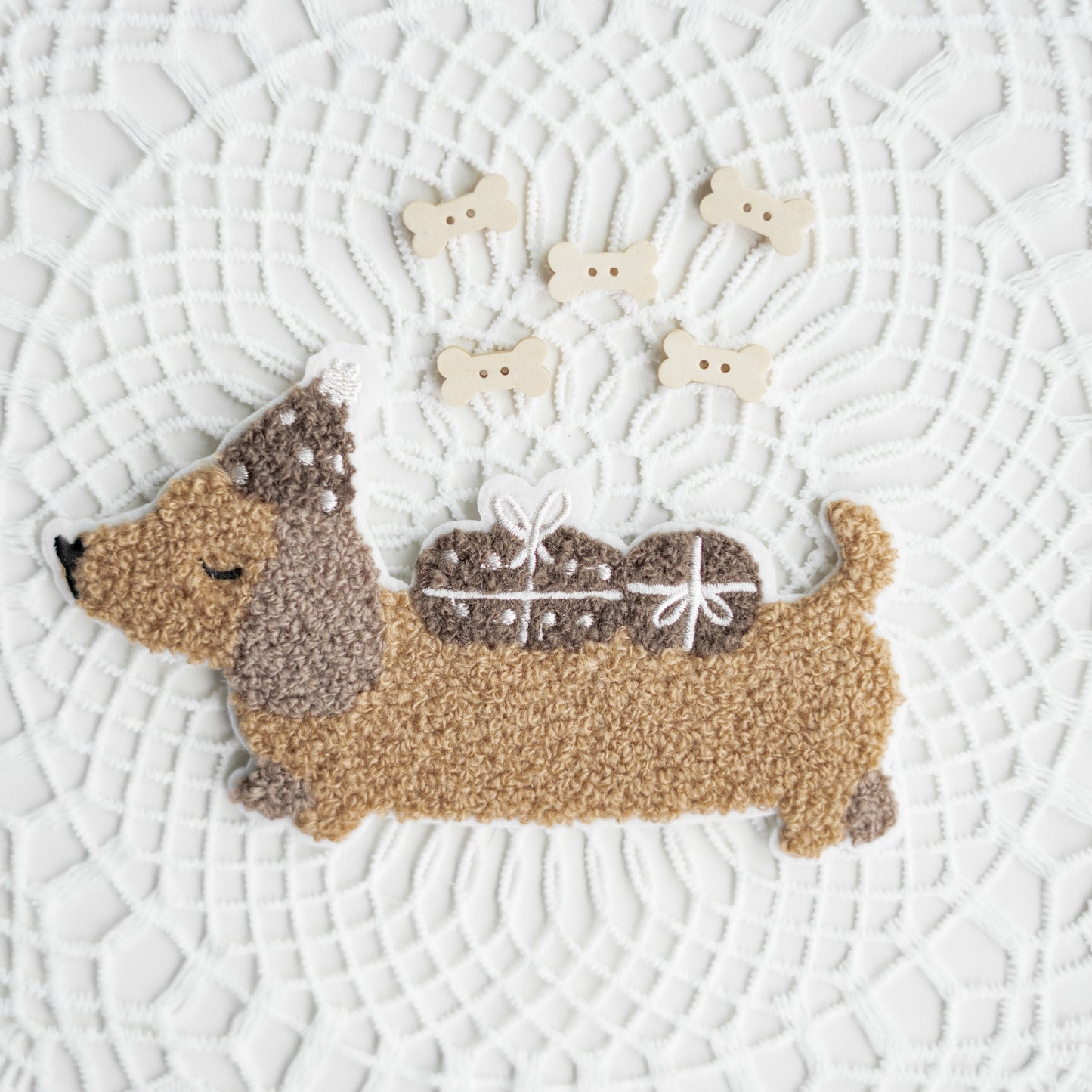 Chenille Patch: Geschenkedackel