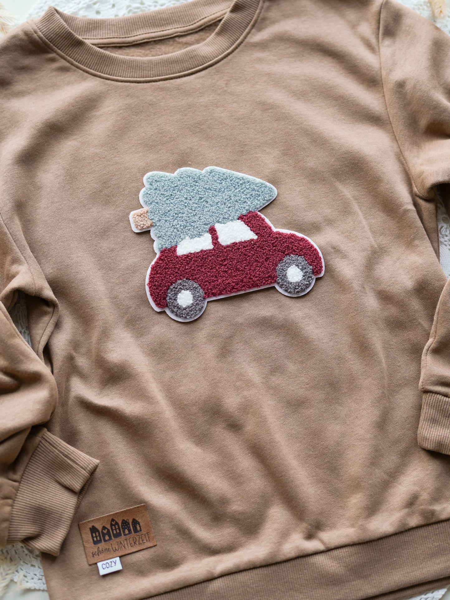 Chenille Patch: Auto mit Tannenbaum