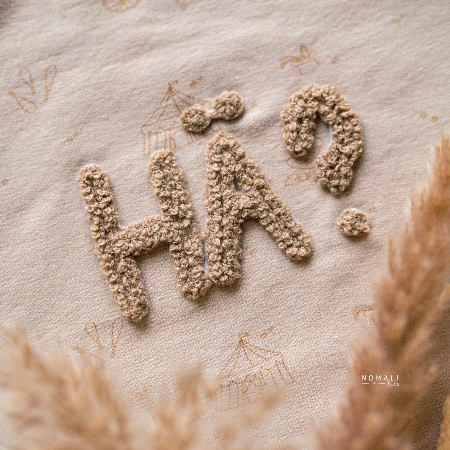 Chenille Patch: HÄ?