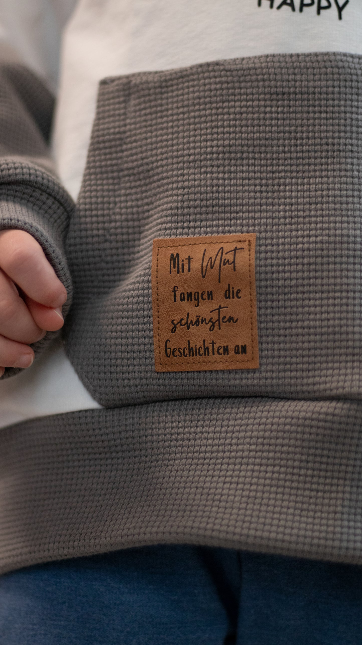 Kunstleder Label: Mit Mut fangen die schönsten Geschichten an