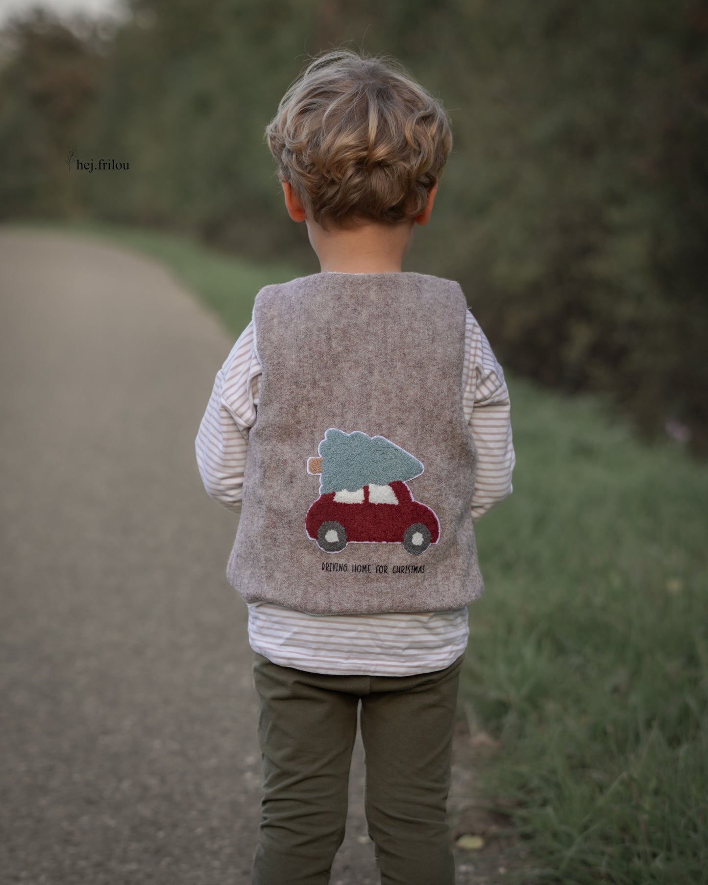 Chenille Patch: Auto mit Tannenbaum