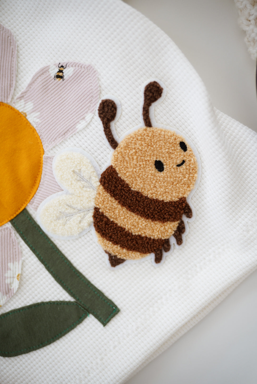 Chenille Patch: Biene
