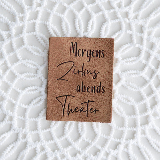 Kunstleder morgens Zirkus abends Theater