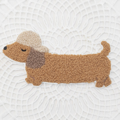 Chenille Patch: Dackel mit Cap