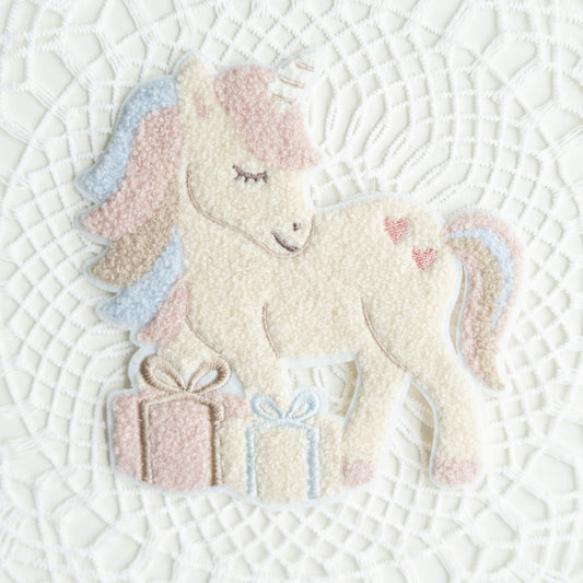 Chenille Patch: Geschenke Herzeinhorn