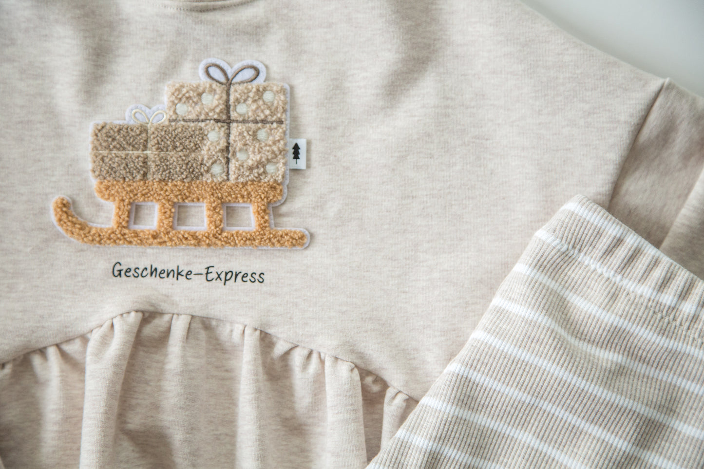 Chenille Patch: Geschenkeschlitten